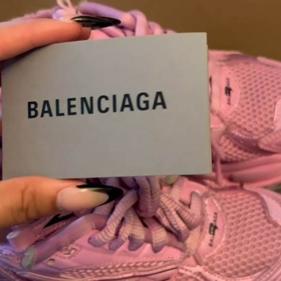 COPY - Women’s Balenciaga size 36 (6) authentic comes with dust bag ,box ,with … - Picture 4 of 4